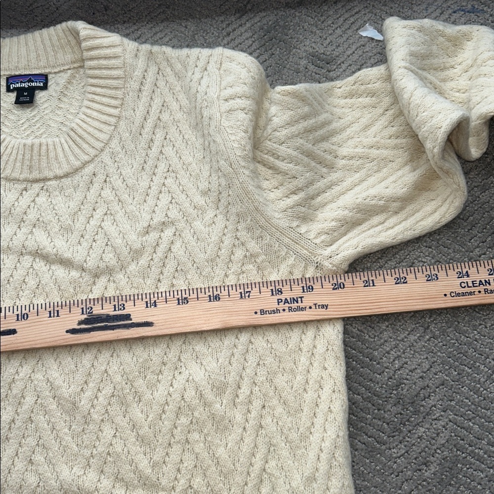 Patagonia Women's Recycled Wool-Blend Crewneck Sweater Size Medium - Picture 8 of 11